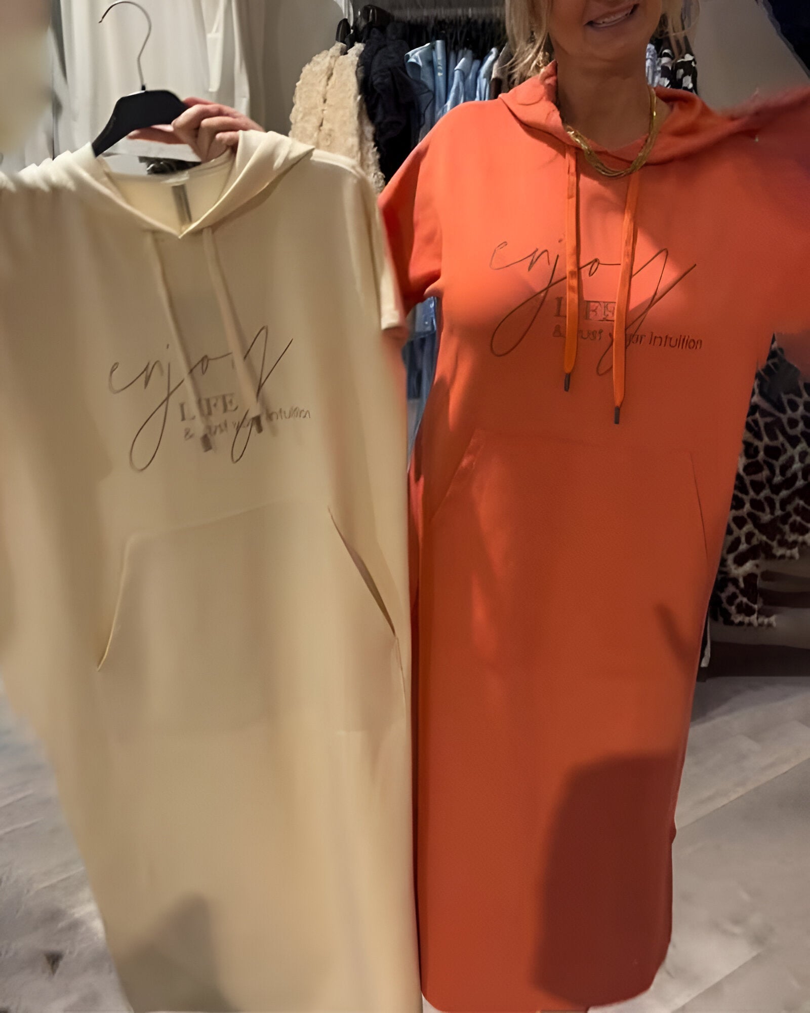 Abito Felpa Casual con Cappuccio